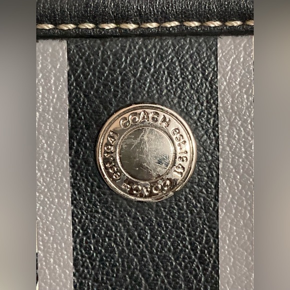 Pre-Owned Coach Signature Messenger Style Bag in Fair condition - Picture 12 of 16